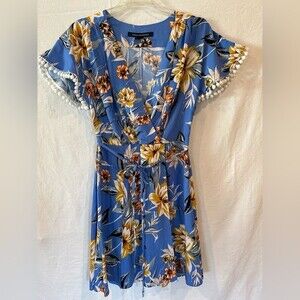 Womens French Connection Chalk Blue Claribel Floral Dress Sz 0 Short Sleeve